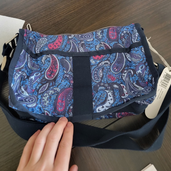 Lesportsac Essential HOBO crossbody Bag, Small Cosmetic Bag Eastern Voyage Blue - Picture 7 of 7